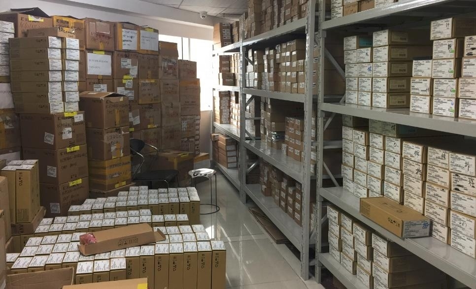 Ηλεκτρονική τμημάτων Chuangyunxinyuan στο απόθεμα SICFET ν-CH 650V 95A h2pak-7 SCTH100N65G2-7AG