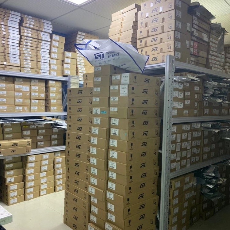 Τριανταδυάμπιτη 128KB τσιπ ολοκληρωμένου κυκλώματος ολοκληρωμένων κυκλωμάτων ηλεκτρονικών συστατικών ΛΆΜΨΗ 64LQFP STM32F071 STM32F071RB STM32F071RBT6 ολοκληρωμένου κυκλώματος MCU